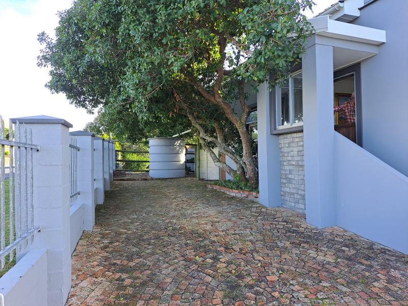 6 Bedroom Property for Sale in Kleinbaai Western Cape